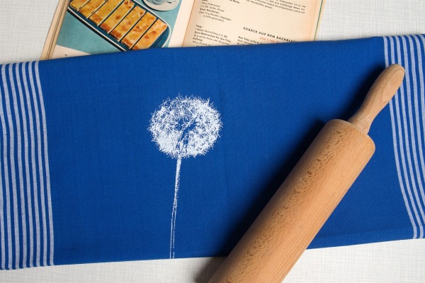 Bio&Fair-Trade Geschirrtuch handgewebt Pusteblume, blau