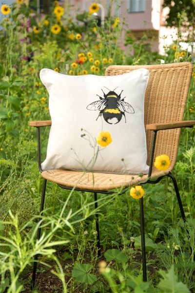 Handgewebter Bio-Kissenbezug Erdhummel natur 45*45