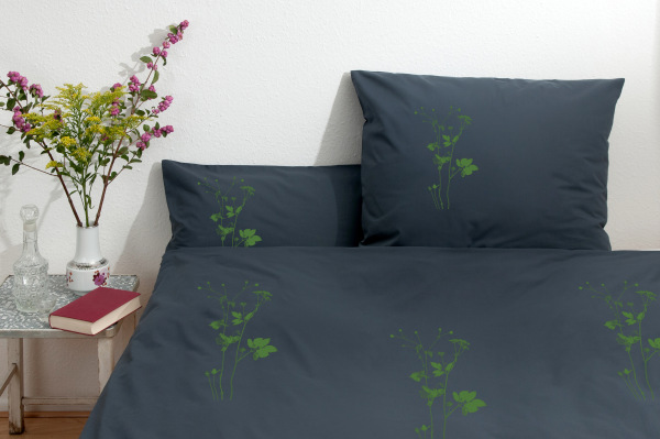 Bio-Bettwäsche Lovely Unkraut, anthrazit 135*200 & 80*40 cm